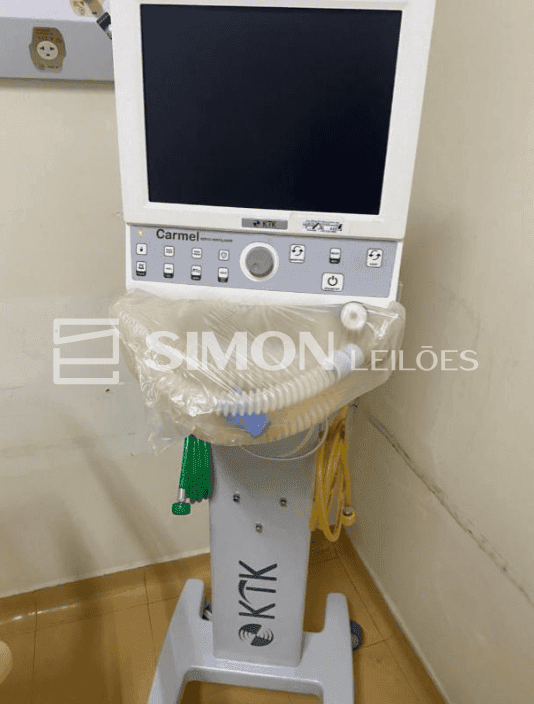 Ventilador mecânico adulto/pediátrico, marca Carmel KTK, SN 1973.