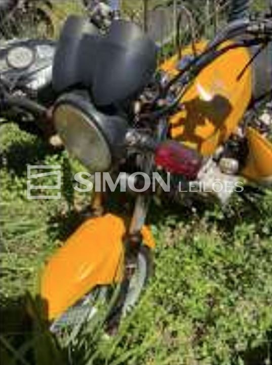SUCATA: Espécie: Placa: 409CAK - Motocicleta da marca Kenton, cor amarela, modelo mototaxi, placa 40