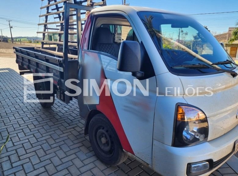 Marca/Modelo: HYUNDAI/HR HDB 4x2 2.5 2P, Renavam: 0116.578147-3, Chassi: 95PZBN7KPKB082455, Placa: B
