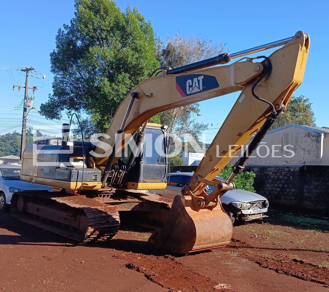 Escavadeira HIDRÁULICA CATERPILLAR 320D26, ANO 2014, SERIE CAT03DCNBT00559. (Depósito: Com o leiloei