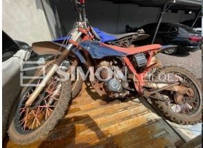 SUCATA INSERVÍVEL: Uma motocicleta marca/modelo HONDA/XLX 250 R; Ano de Fabricação 1989; Cor: preta.