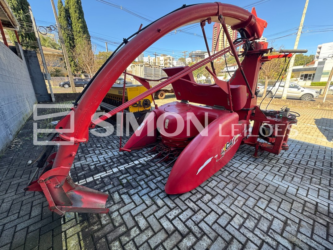 COLHEDORA DE FORRAGEM NEW CAT- 1200, 540 RPM, NEW CAT BS HI CX C/ BR ART, vermelha, número de série 