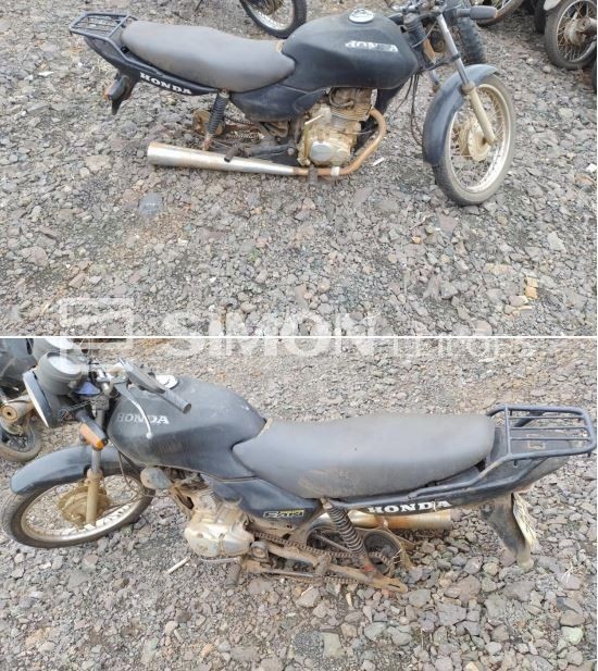 01 motocicleta Honda CG 125 Fan, ano de fabricação: 2008, cor: preta, placa original MEK-7644, chass