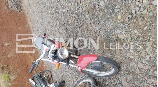 01 Motocicleta marca HONDA/CG 150 TITAN KS, ano de fabricação: 2007, cor: vermelha, placas/UF: AOL-8