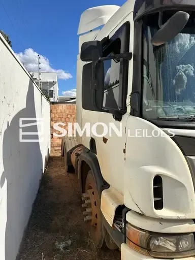 SCANIA/P 360 A4X2, 2013/2013, Placa Mercosul O**-***8/MT, Combustível DIESEL, Cor BRANCA. (Depósito: