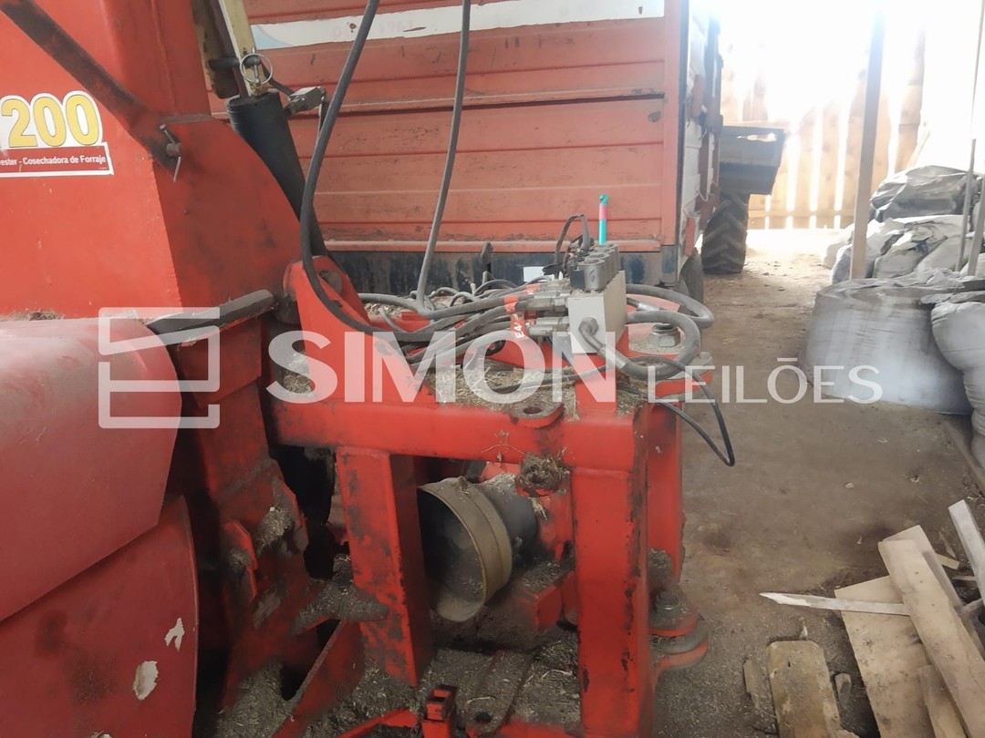 COLHEDORA DE FORRAGEM NEW CAT- 1200, 540 RPM, NEW CAT BS HI CX C/ BR ART, vermelha, número de série